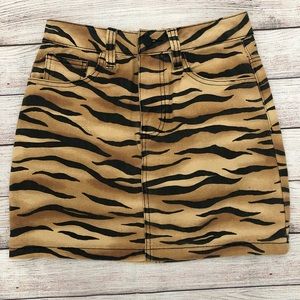 FOREVER 21 Animal Print Jean Skirt Size Small